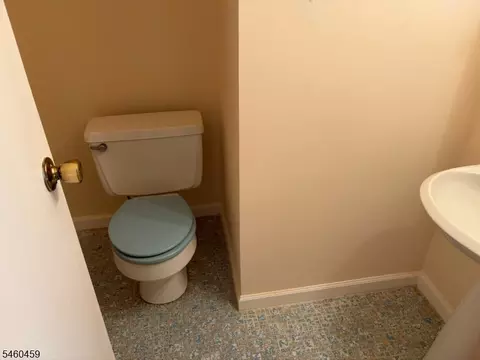 440 Warfield Rd, North Plainfield, NJ 07063 photo 9