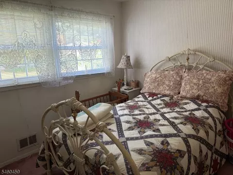 440 Warfield Rd, North Plainfield, NJ 07063 photo 8