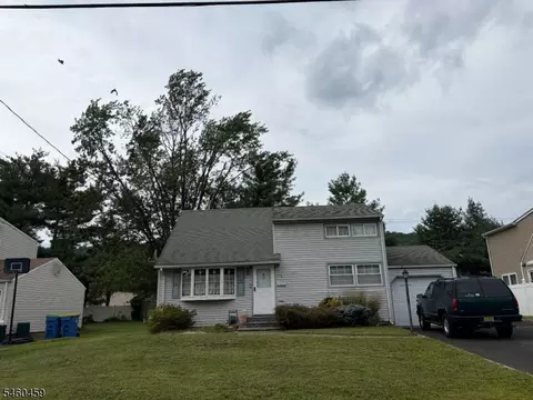 440 Warfield Rd, North Plainfield, NJ 07063 photo 2