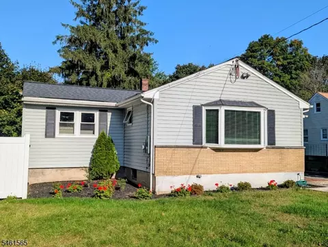 4 Kenvil Ave, Succasunna, NJ 07876