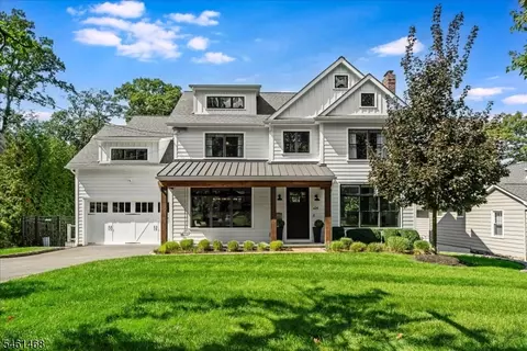 54 Oakridge Rd, Verona, NJ 07044