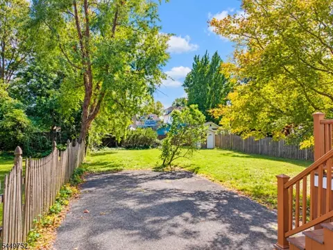 Exterior - 429 2nd St, Dunellen, NJ 08812 photo 9 of 9