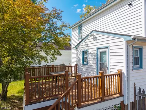 Exterior - 429 2nd St, Dunellen, NJ 08812 photo 3 of 9