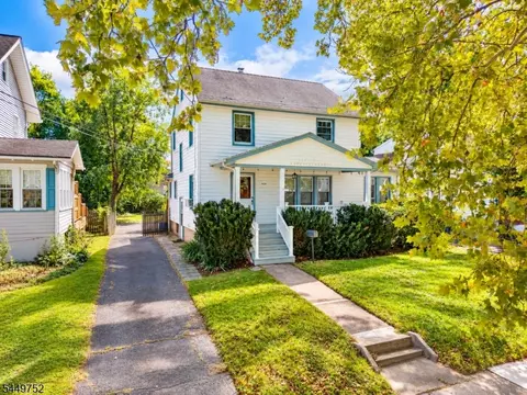 Exterior - 429 2nd St, Dunellen, NJ 08812 photo 2 of 9