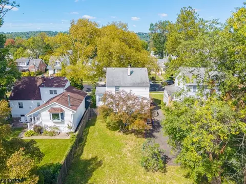 View/Area - 429 2nd St, Dunellen, NJ 08812 photo 3 of 9