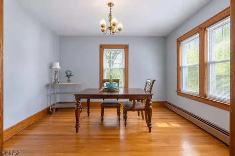 Dining - 429 2nd St, Dunellen, NJ 08812 photo 1 of 2