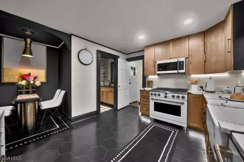 Kitchen - 901 Belvidere Ave, Plainfield, NJ 07060 photo 5 of 5
