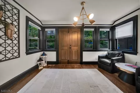 Entry Way - 901 Belvidere Ave, Plainfield, NJ 07060 photo 4 of 9