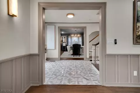 Entry Way - 901 Belvidere Ave, Plainfield, NJ 07060 photo 3 of 9