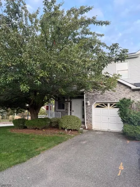 5 Wiley Ct, Morris Plains, NJ 07950
