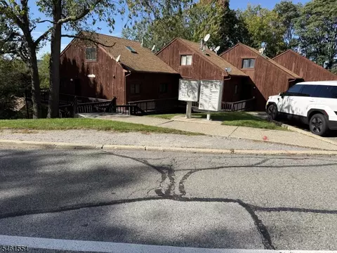 11 Great Gorge Dr #6, Vernon, NJ 07462
