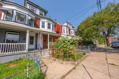 25 Evans Ave, Trenton, NJ 08638