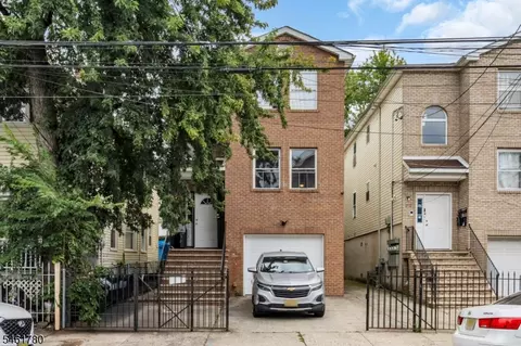 914 S 18th St, Newark, NJ 07108
