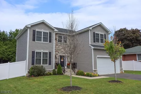 25 Ferromonte Ave, Kenvil, NJ 07847