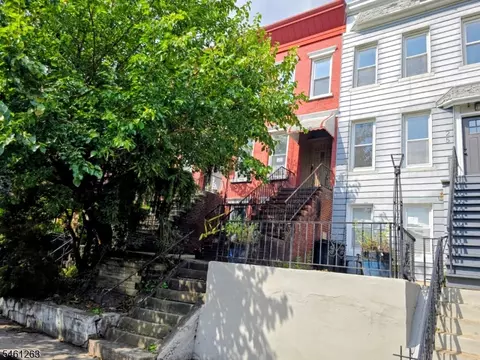 23 Whitman Ave, Jersey City, NJ 07306