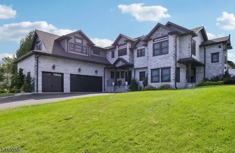 231 Mountain Ave, Caldwell, NJ 07006