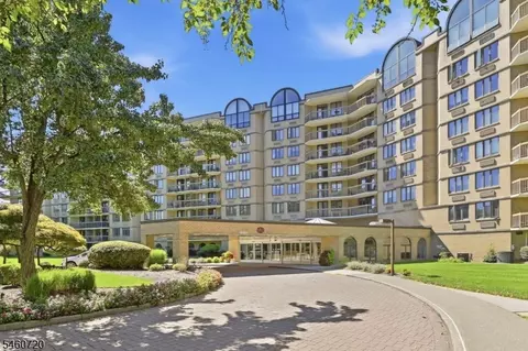 10 Smith Manor Blvd #607, West Orange, NJ 07052