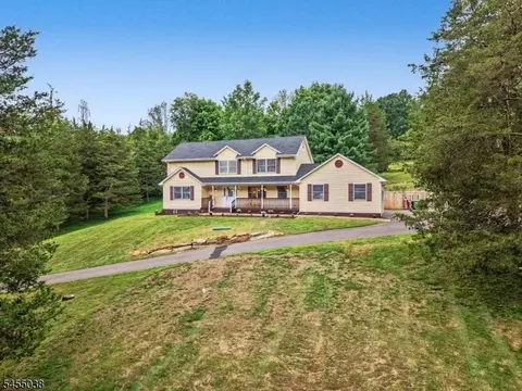 105 Nightingale Rd, Blairstown, NJ 07825