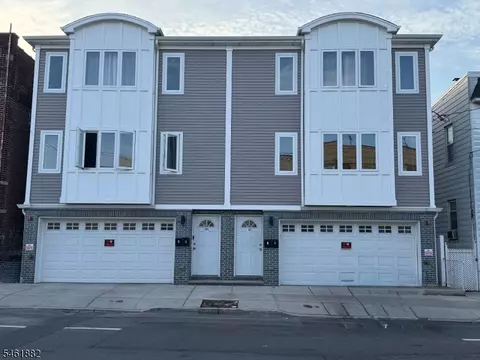 560 N 11th St, Newark, NJ 07107