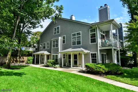 1098 Devon Ct #1098, Mahwah, NJ 07430