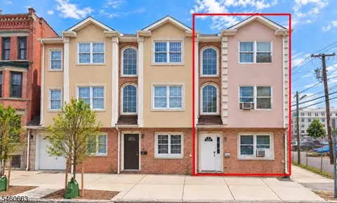 20 E Kinney St, Newark, NJ 07102