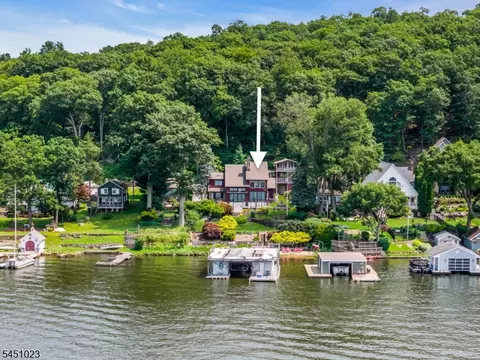 79 Castle Rock Rd, Lake Hopatcong, NJ 07849