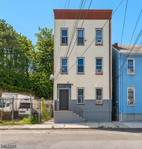 144 Spring St, Paterson, NJ 07501