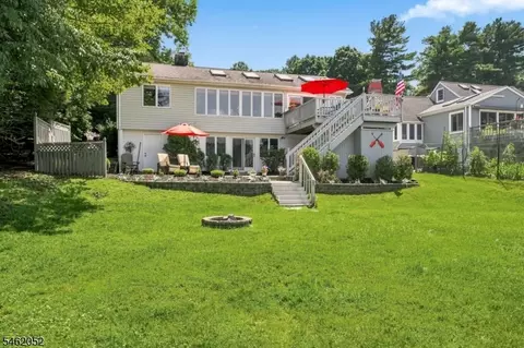 60 Maple Pkwy, Sparta, NJ 07871