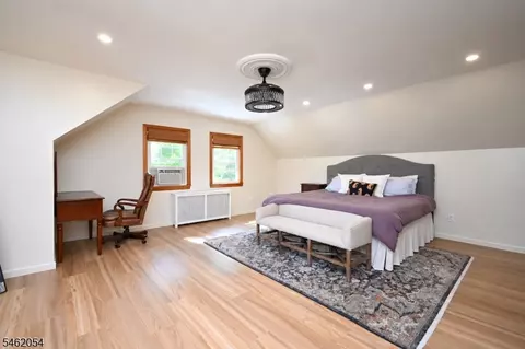 Bedroom - 186 Macdonald Dr, Wayne, NJ 07470 photo 2 of 3