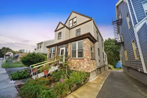 280 Lincoln St, East Orange, NJ 07017