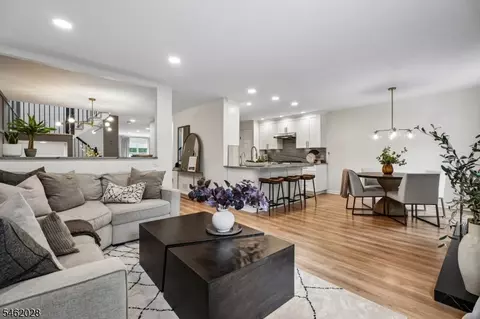 96 Woodmont Dr, Randolph, NJ 07869