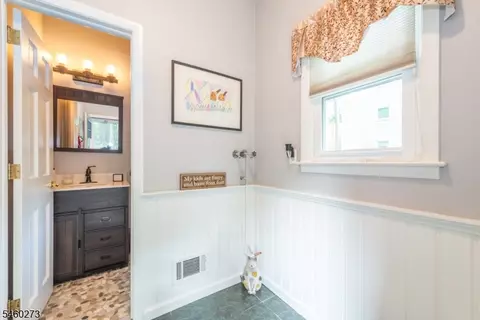 Entry Way - 66 Darlington Dr, Wayne, NJ 07470 photo 2 of 4
