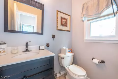 Entry Way - 66 Darlington Dr, Wayne, NJ 07470 photo 3 of 4