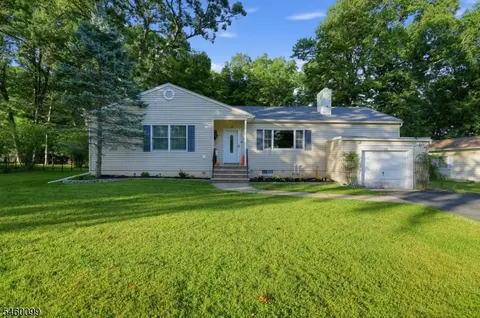 22 Dartford Rd, Morris Plains, NJ 07950