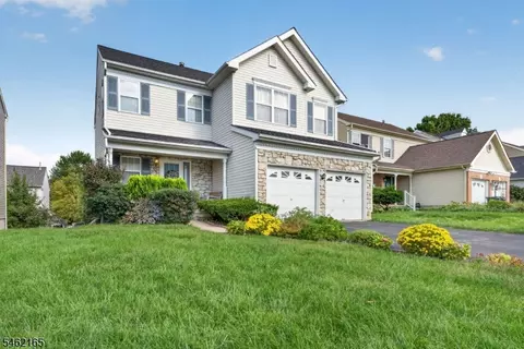 1005 Jefferson Dr, Stewartsville, NJ 08886