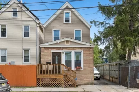 66 Oak Ave, Irvington, NJ 07111