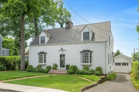 Exterior - 12 Hillside Ave, Summit, NJ 07901 photo 2 of 9