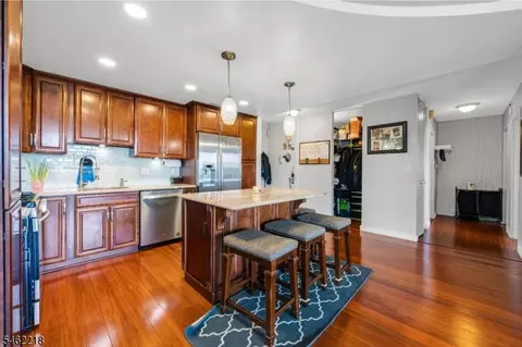555 North Ave #11E, Fort Lee, NJ 07024