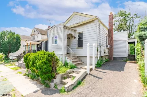59 Augusta St, Irvington, NJ 07111