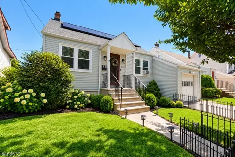 82 Perry St, Belleville, NJ 07109