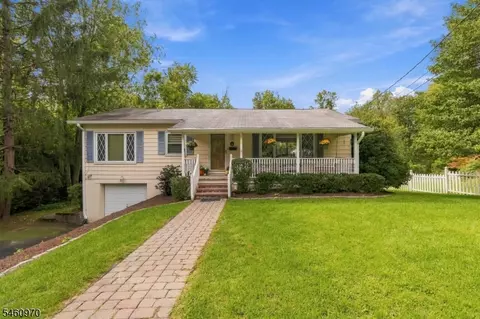 16 Prospect Pl, Morristown, NJ 07960