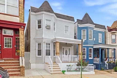 813 20th St, Union City, NJ 07087