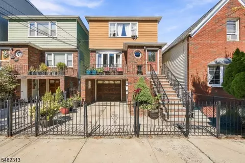 46 Grace St, Jersey City, NJ 07307