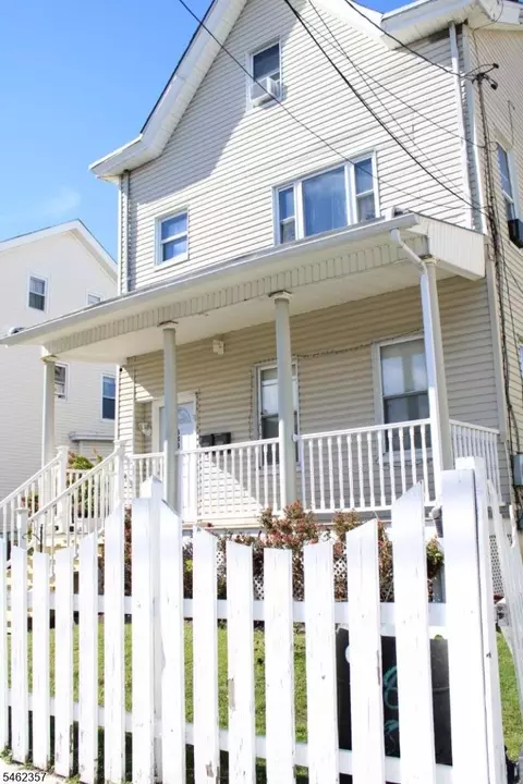 888 E 28th St, Paterson, NJ 07513