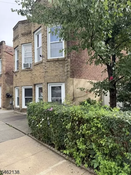 60 Naples Ave, Belleville, NJ 07109