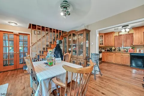 Dining - 40 Wanaque Ave, Wanaque Boro, NJ 07420 photo 3 of 3