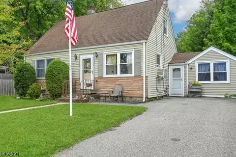 Exterior - 40 Wanaque Ave, Wanaque Boro, NJ 07420 photo 2 of 5