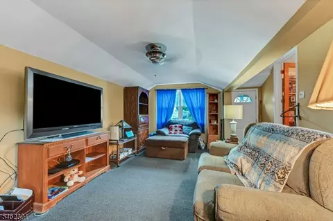 Living - 40 Wanaque Ave, Wanaque Boro, NJ 07420 photo 2 of 2