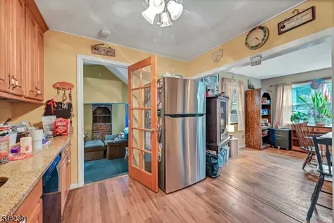 Entry Way - 40 Wanaque Ave, Wanaque Boro, NJ 07420 photo 4 of 5