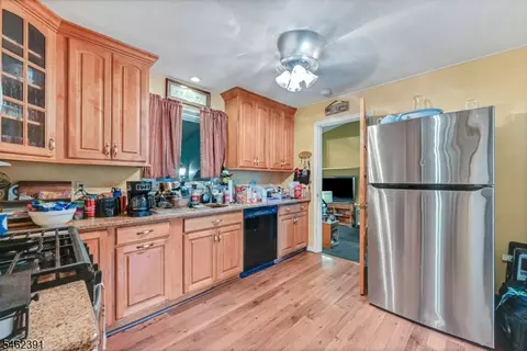 Kitchen - 40 Wanaque Ave, Wanaque Boro, NJ 07420 photo 1 of 1